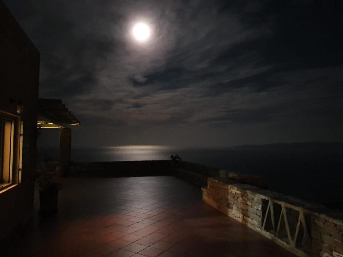 Breathtaking seaview villa in a serene scenery Chavouna Esterno foto